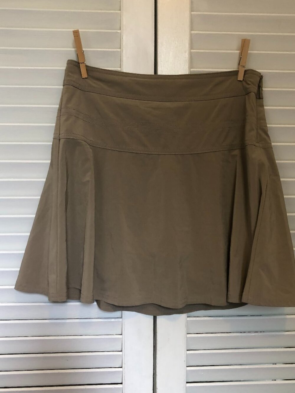 Athleta Women's Mini Skort back zip pocket with Shorts Classic Taupe sz 4
